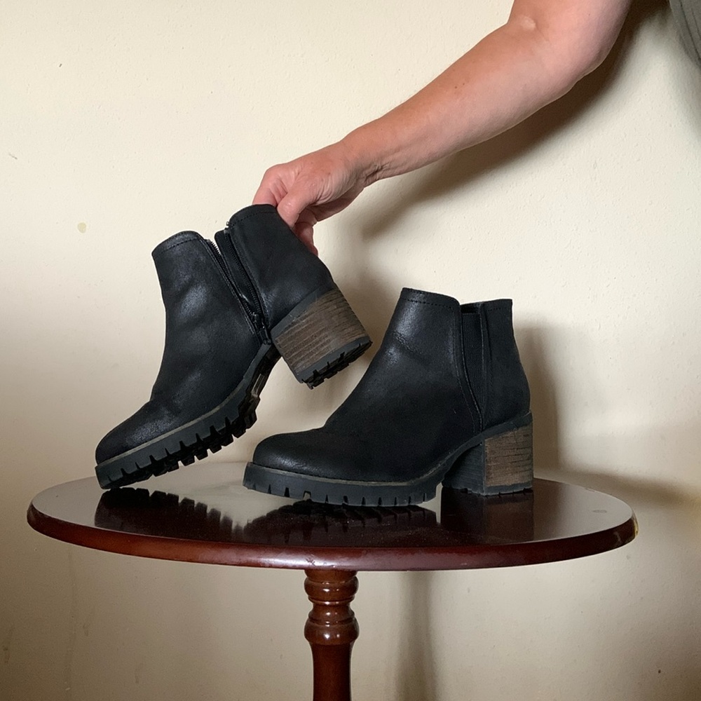 Carlos Santana black Gill ankle booties side zip stacked 2 inch heel